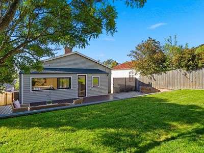 12 Leslie Place, South Launceston