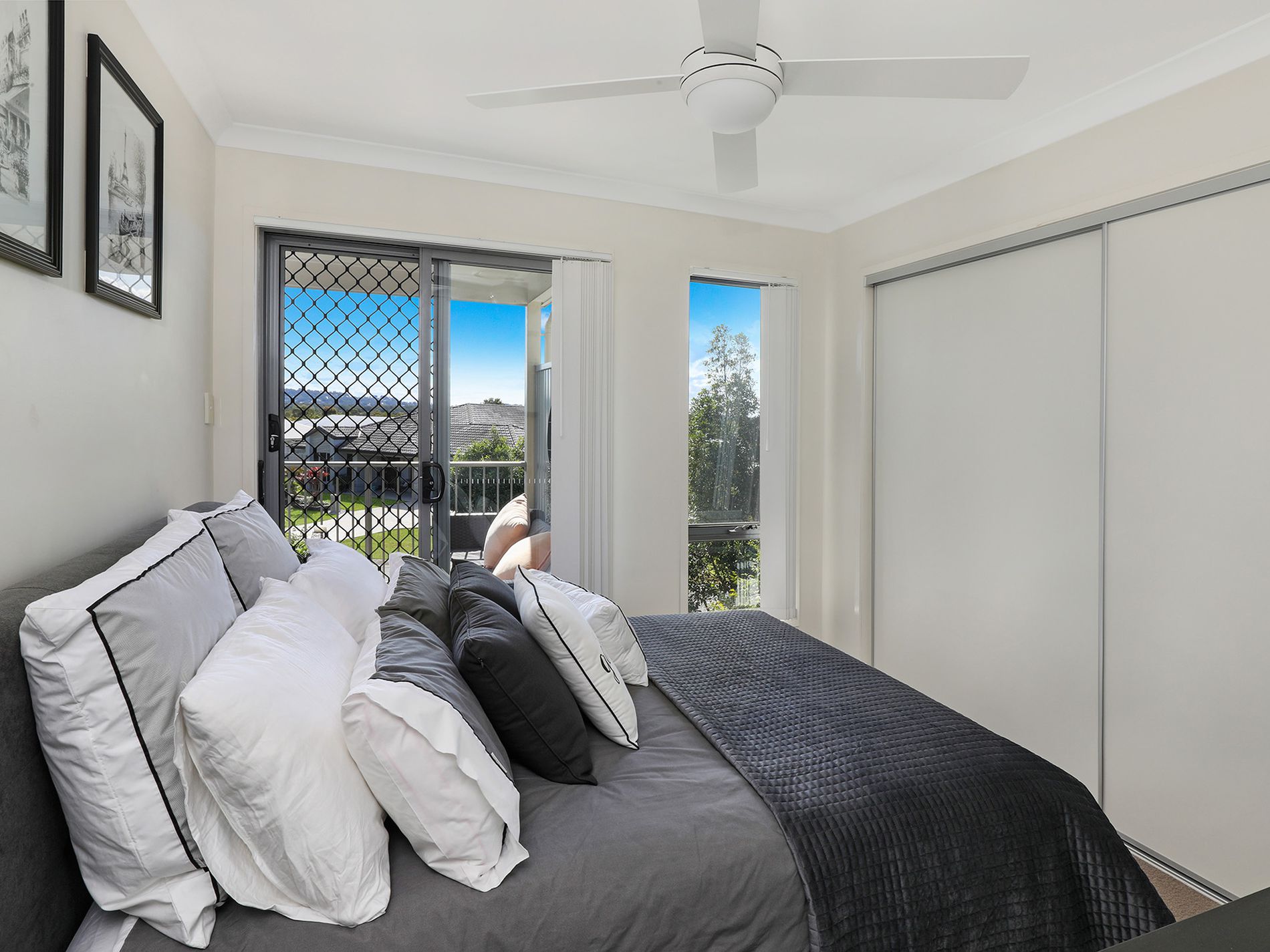 13 / 14 Photinia Crescent, Mountain Creek