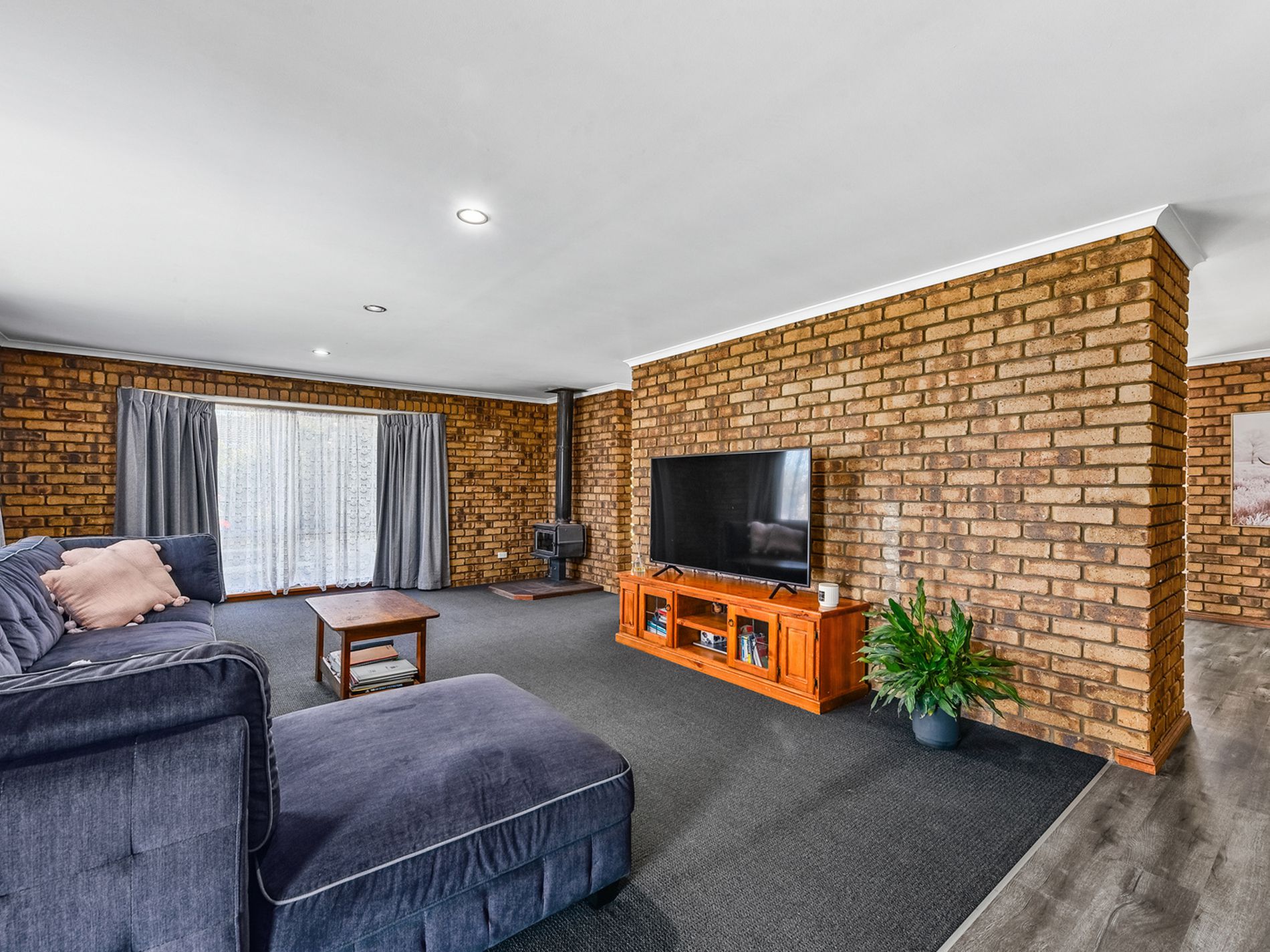 16 Third Street, Millicent