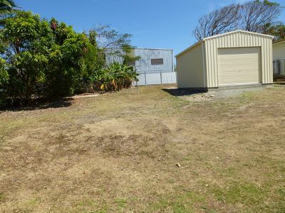 4 Pryde, Cooktown