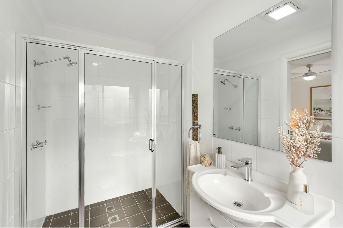 1 / 8 Anzac Avenue, Wyong