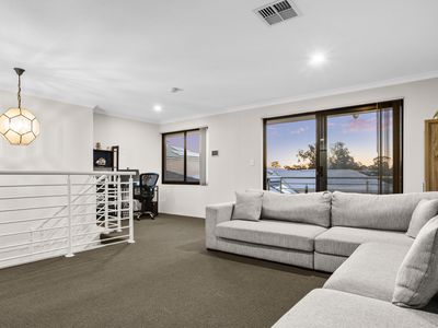 11A Riverton Drive West, Rossmoyne