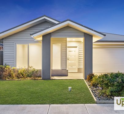 3 Whispering Way, Clyde North