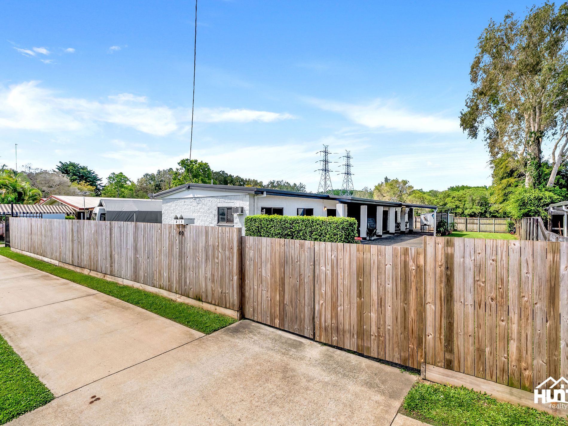 60 Hollywood Boulevard, White Rock