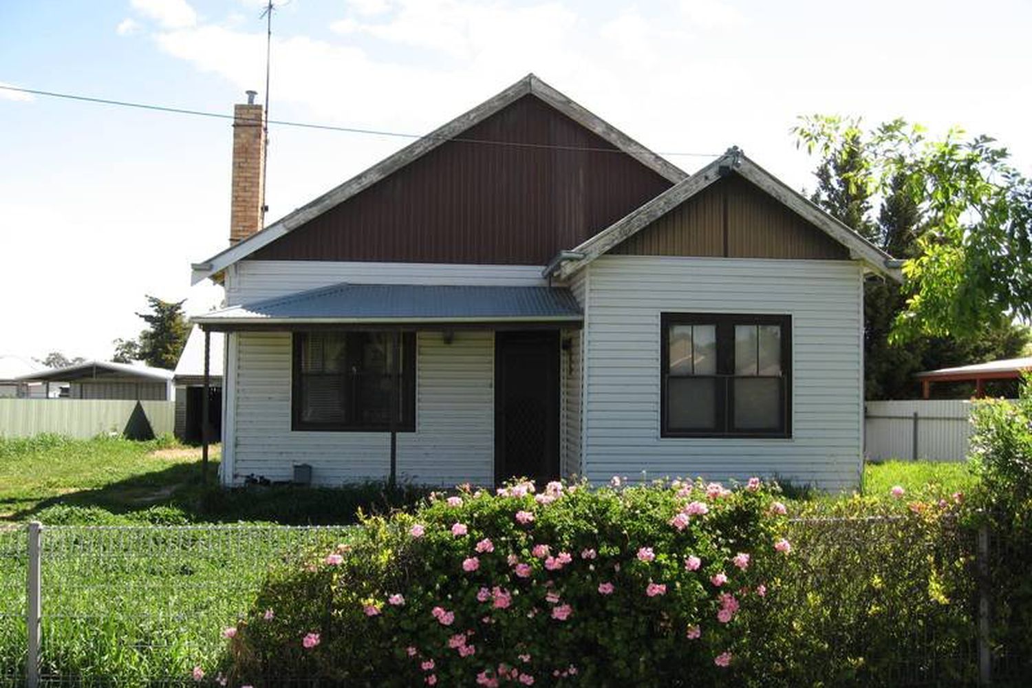5 Alexander Avenue - - For Rent, Horsham