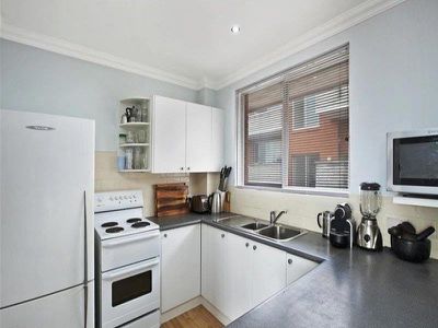 5 / 11 Wheeler Parade, Dee Why