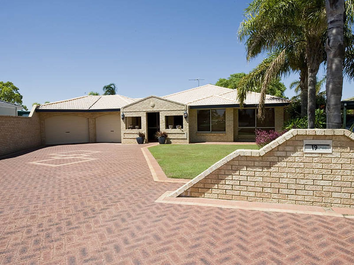 19 Aldinga Place, Waikiki Cutten & Co Real Estate