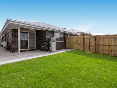 2 / 66 Austin Way, Park Ridge