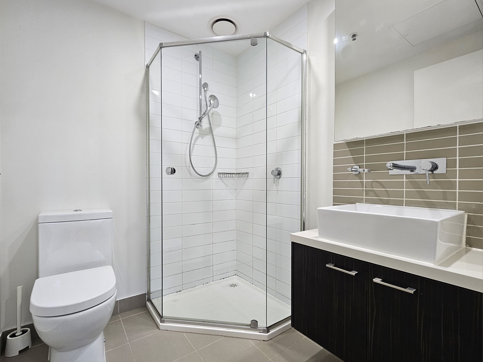 307 / 8 Sutherland Street, Melbourne