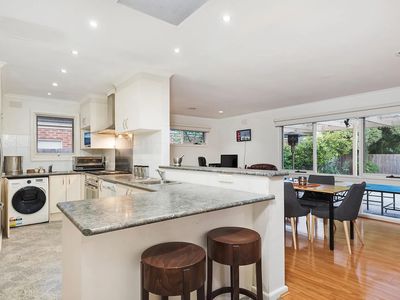 14 Hilton Street, Mount Waverley