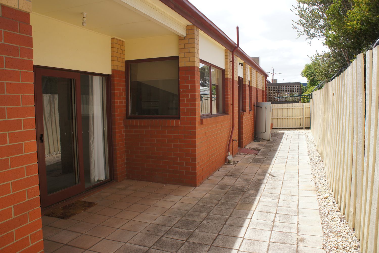 7 Hopkins Drive, Horsham