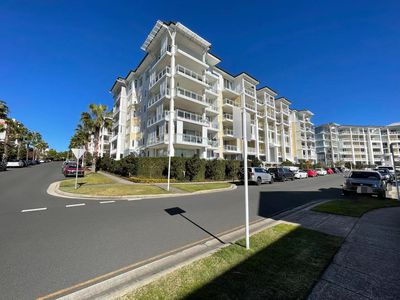 306 / 50 Peninsula Drive, Breakfast Point