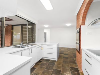 11 Chancery Crescent, Willetton