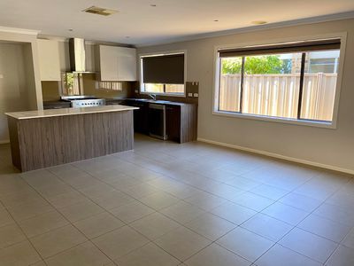 8 Viaduct Parade, Truganina