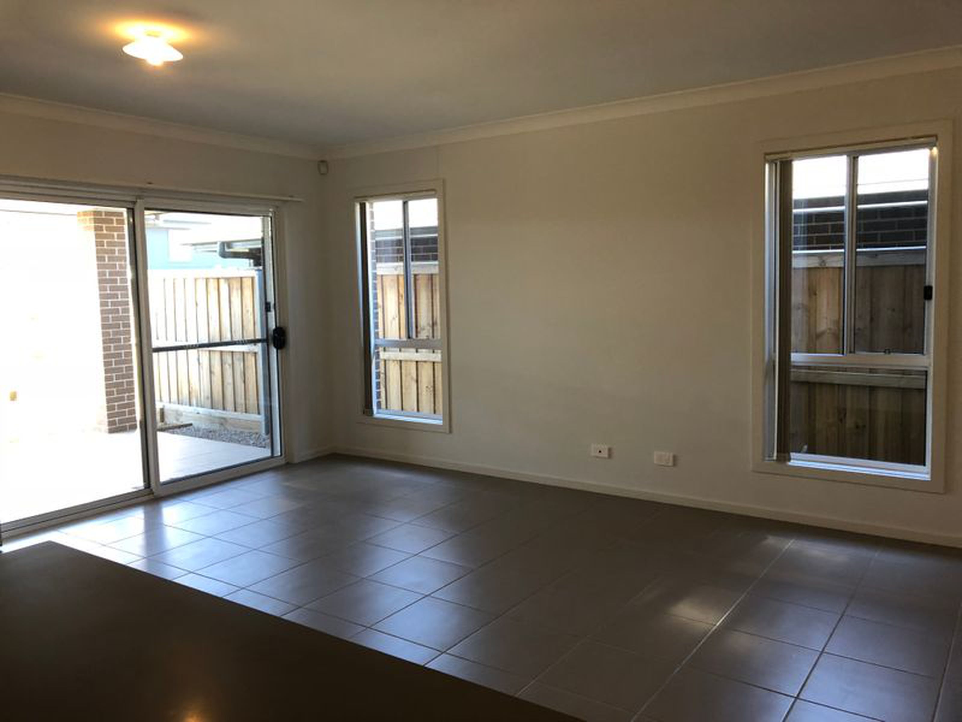 7 James Riley Drive, GLENMORE PARK