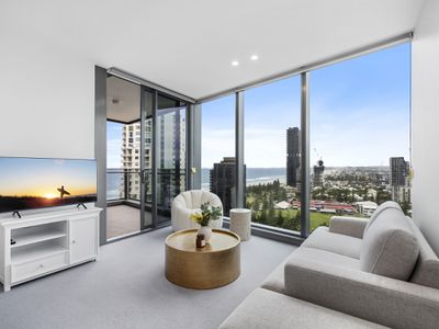 2004 / 12 PHILIP AVENUE, Broadbeach