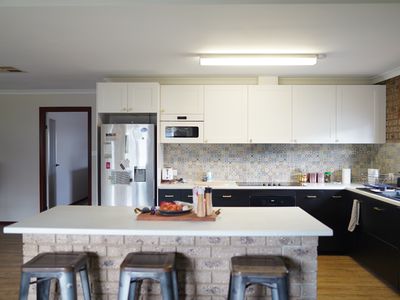 9 Compton Court, Hannans