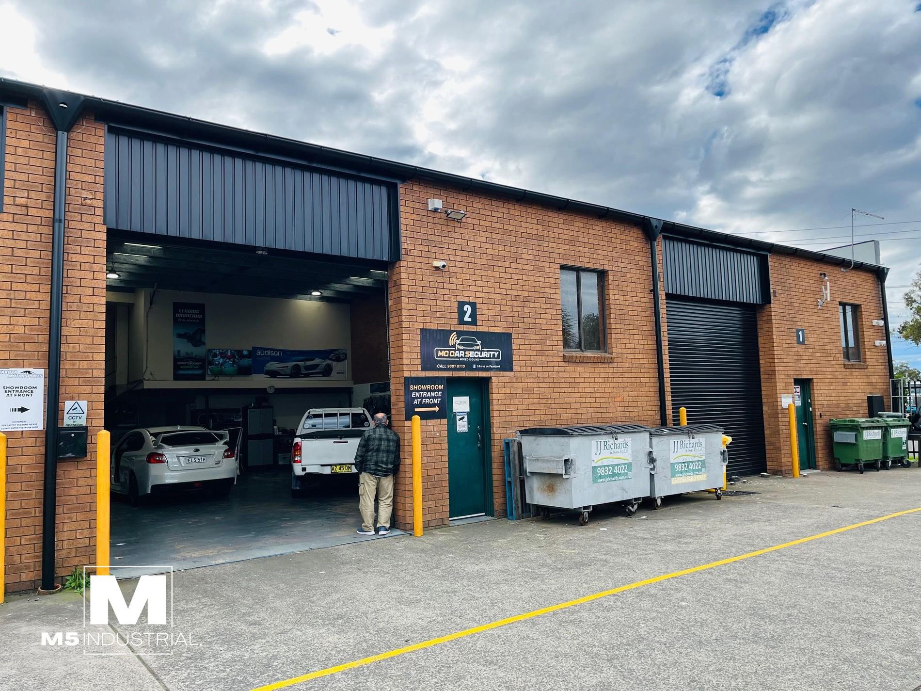 2 / 1 Field Close, Moorebank