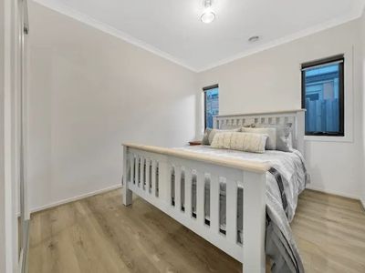 12 Atherton Way, Cranbourne West