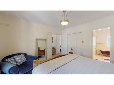 6 Araluen Way, Dubbo