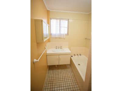 16 Nanba Street, Newman