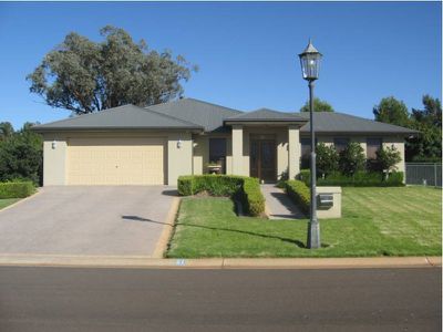 21 Englewood Drive, Dubbo