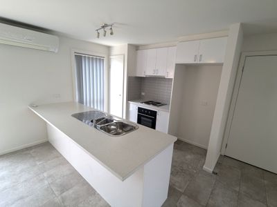 2 / 291 Wilsons Road, St Albans Park