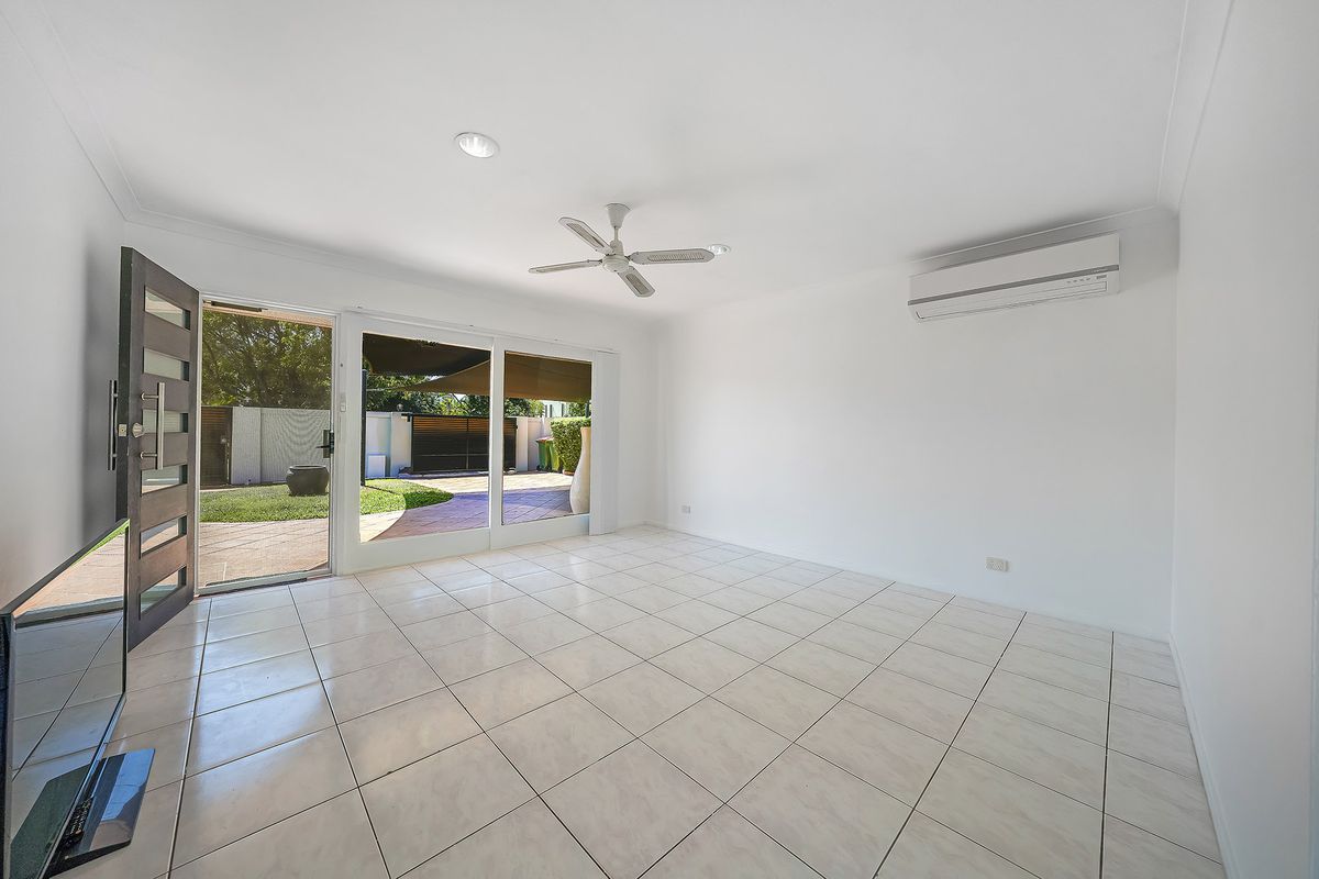 72 Monaco Street, Broadbeach Waters