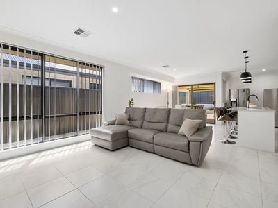 34 Hickman Drive, Piara Waters
