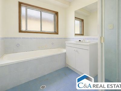 11 SKIPTON LANE, Prestons