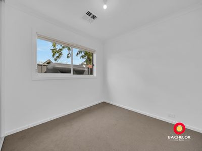 5 Dundee Street, Evanston