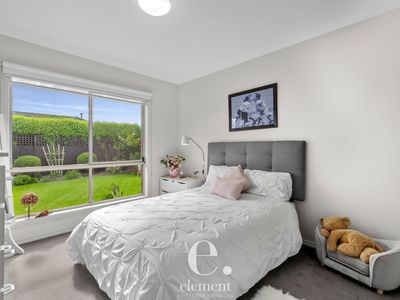8 Split Court, Leopold