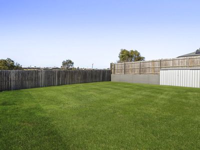 22 McInnes Crescent, Glenvale