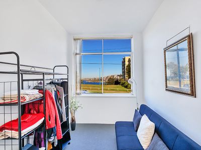 2 / 10 Major Street, Coogee