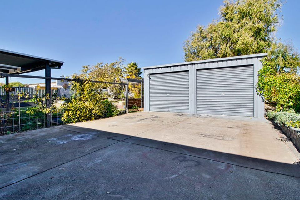 11 Seagate Street , Safety Bay