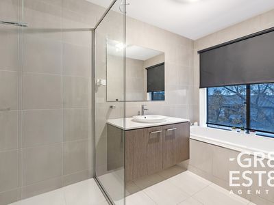 91 Aquatic Drive, Cranbourne West