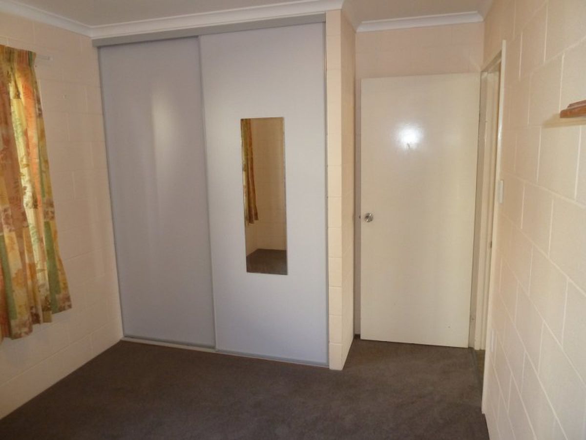 10 Goldview Street, Atherton
