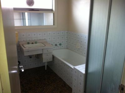 3 / 16 Minogue Cresent, Hoppers Crossing