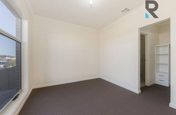 4 Frontier Avenue, Greenvale