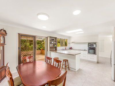 49 Roseberry Parade, Wynnum West