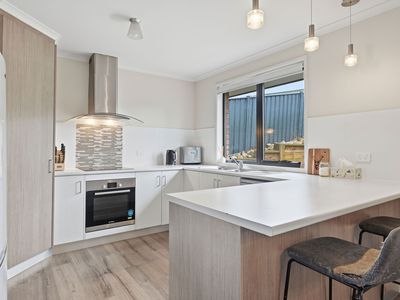 19 Lagoon View Court, Midway Point