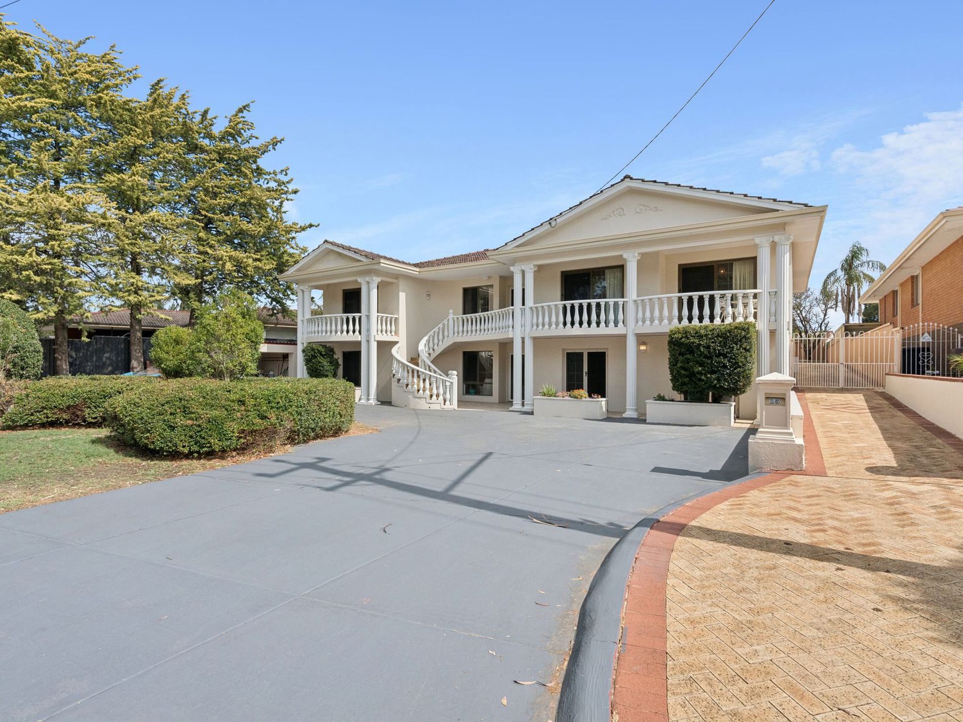 15 Glenbrook Road, Thornlie