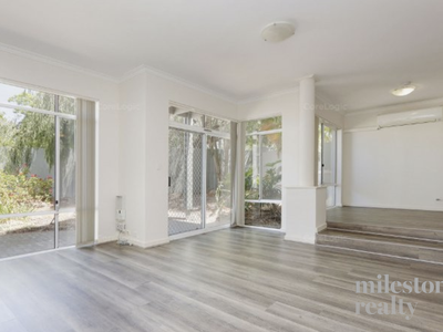 2 / 13 Helm Street, Mount Pleasant