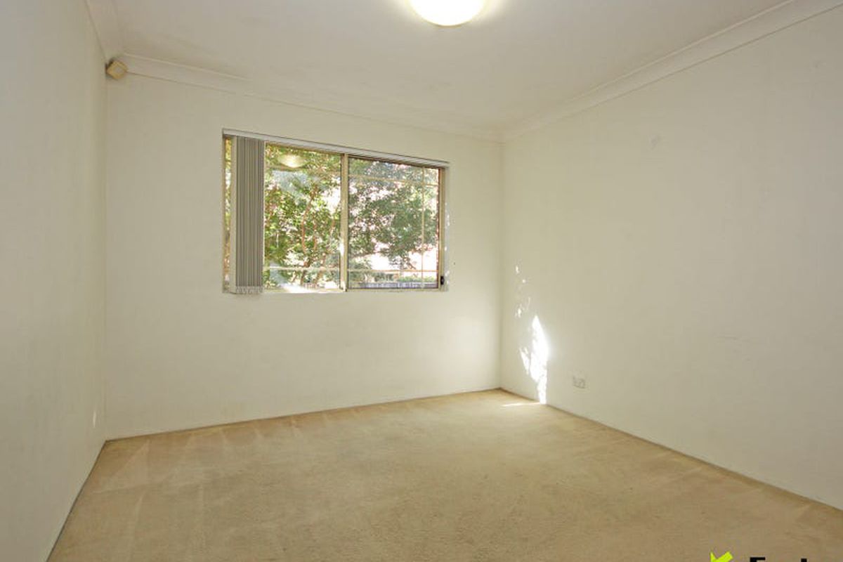 3 / 8-12 Hornsey Road, Homebush West