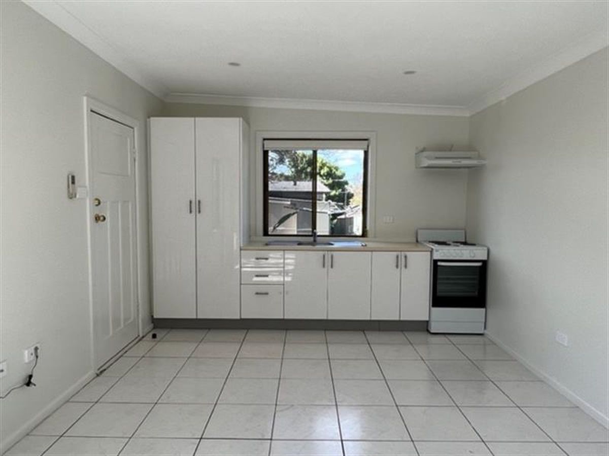 12 & 12A Fourth Avenue, Loftus