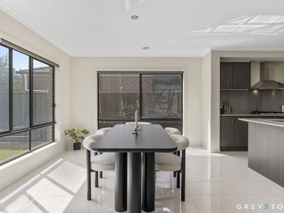 10 Caro Way, Fraser Rise