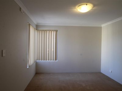 4 / 24 Windemere cres, Nollamara