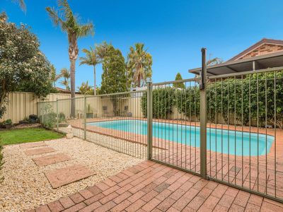 8 Ballantine Place, Horsley