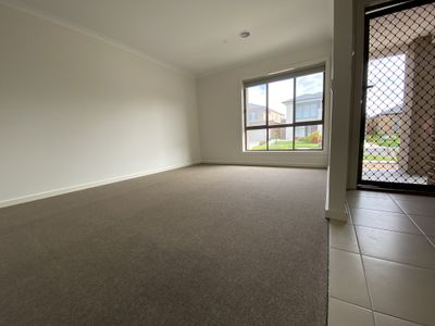 10 Dodson Drive, Point Cook