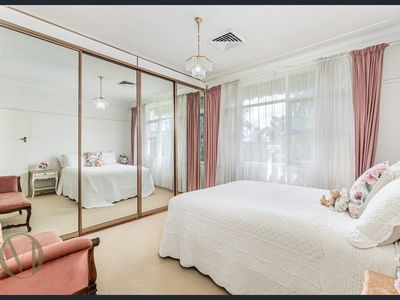 10 Dora Crescent, Dundas